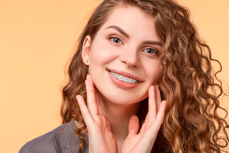 Aprende qué sucede cuando no se usan los brackets a tiempo - Coomeva Salud Oral